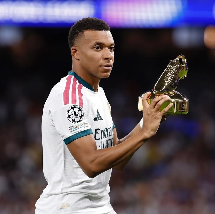 كيليان مبابي عن عدم تحقيق ريال مدريد البطولات آخر موسمين:نعلم أن الجميع يتوقع م…
