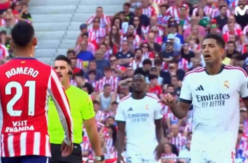 — جود بيلينغهام إلى كوتي روميرو:عندما تكون مع ميسي، تتحدث كثيرًا، لكن هنا لا تت…