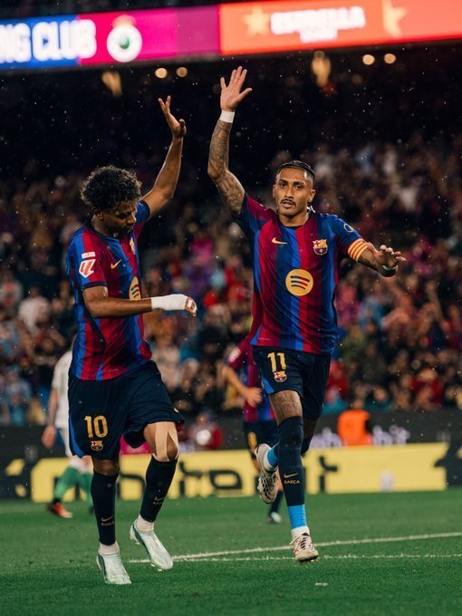 – رافينها ولامين هما الثنائي الأكثر تسجيلًا في تاريخ برشلونة خلال أول 6 مباريات …