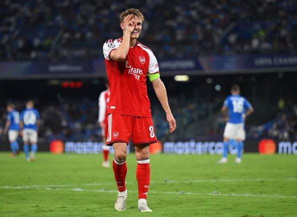 | صنع مارتن أوديغارد 6 فرص أمام نابولي، بينما لم يصنع أي لاعب آخر فرصاً أكثر منه…