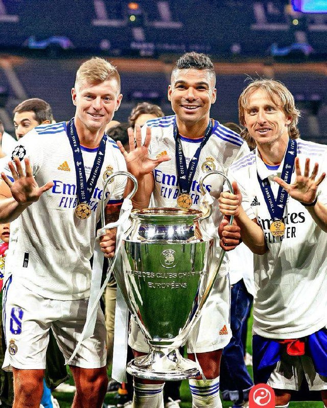 – هل كاسيميرو-كروس-مودريتش هو أفضل خط وسط في التاريخ؟ لوكا مودريتش:ليس من حقي أن…